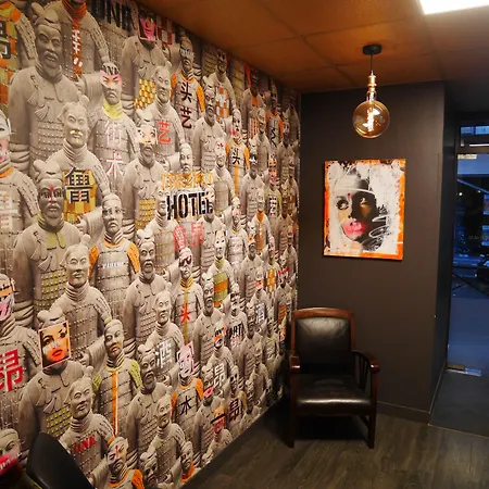 Street Art Hotell 2*